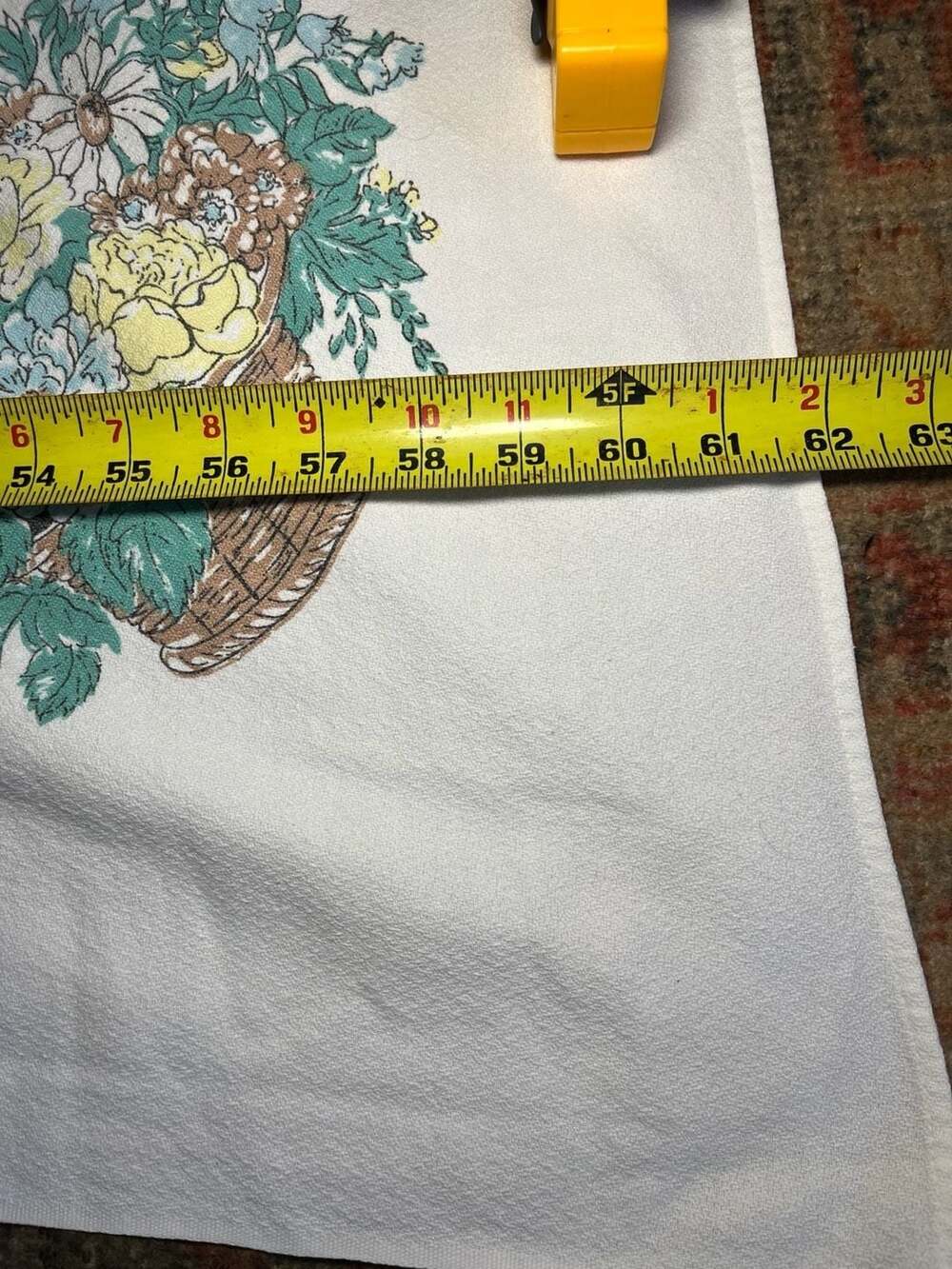 Vintage Floral Basket Yellow Center Tablecloth cottagecore - Picture 8 of 8